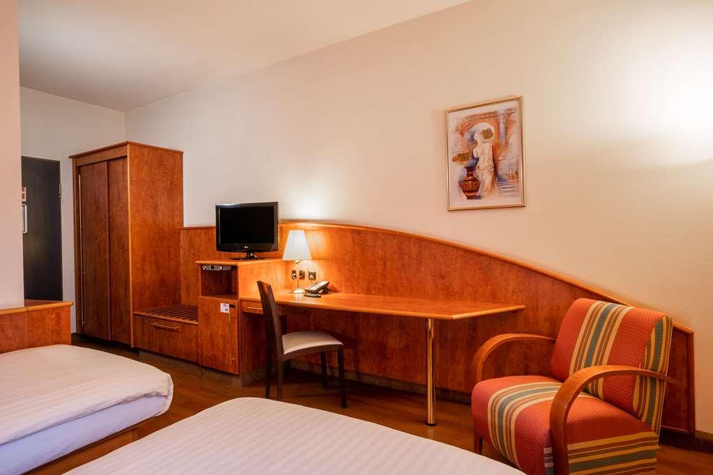 1, 2, Sleep Boardinghouse Unterschleissheim Zentrum Chambre photo