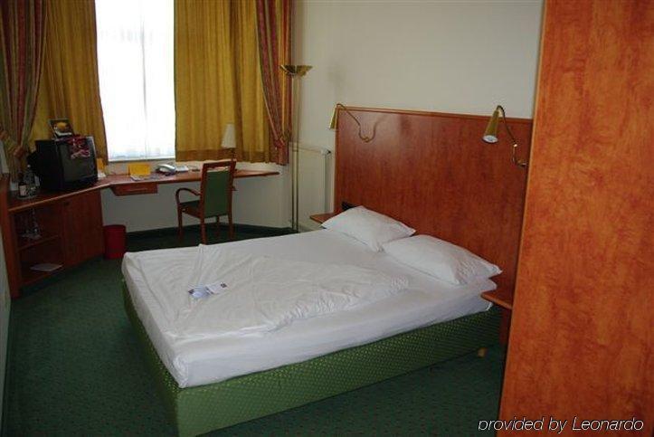 1, 2, Sleep Boardinghouse Unterschleissheim Zentrum Extérieur photo