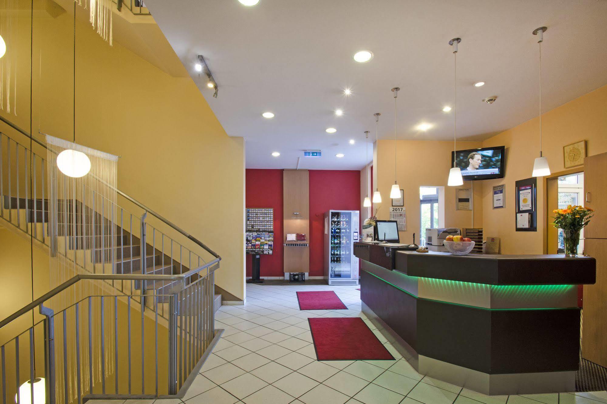 1, 2, Sleep Boardinghouse Unterschleissheim Zentrum Extérieur photo